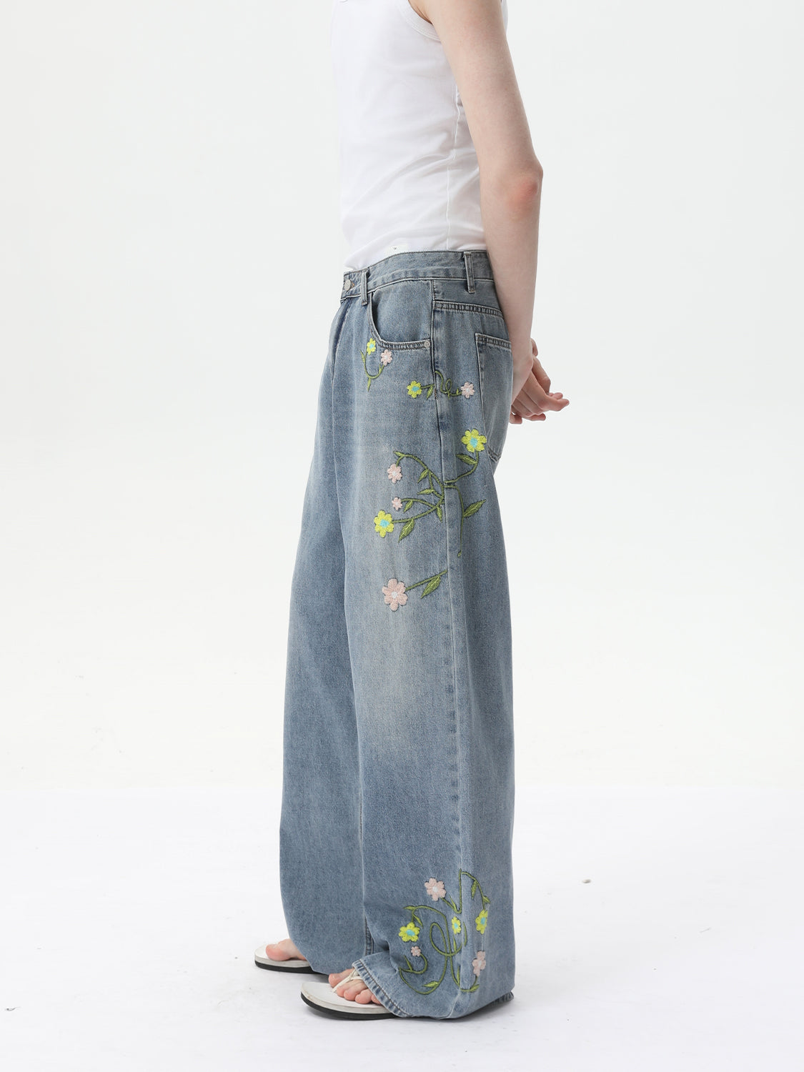 Men's Floral embroidered statement jeans