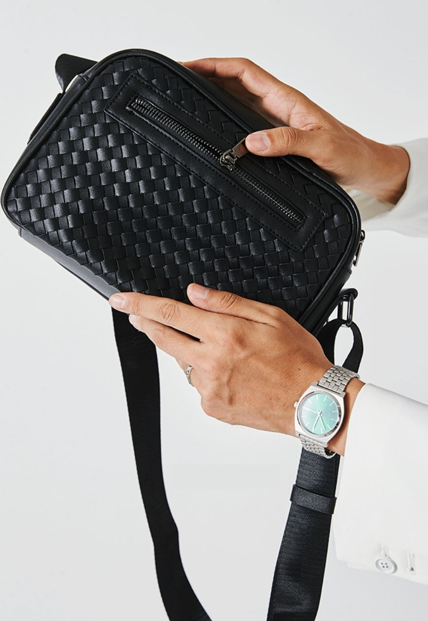 Men's hand-woven textured messenger bag