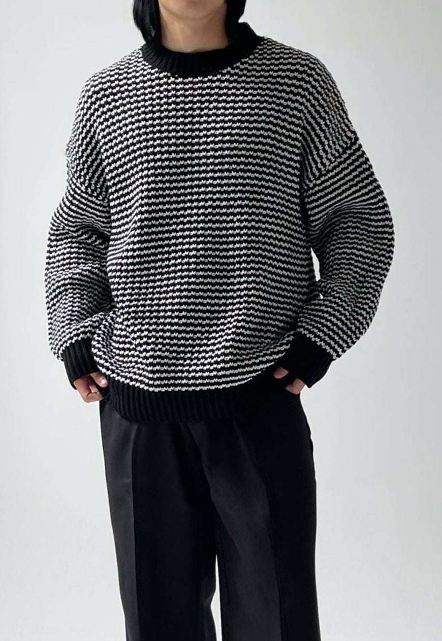 UZIP DESIGN Men's black white striped sweater