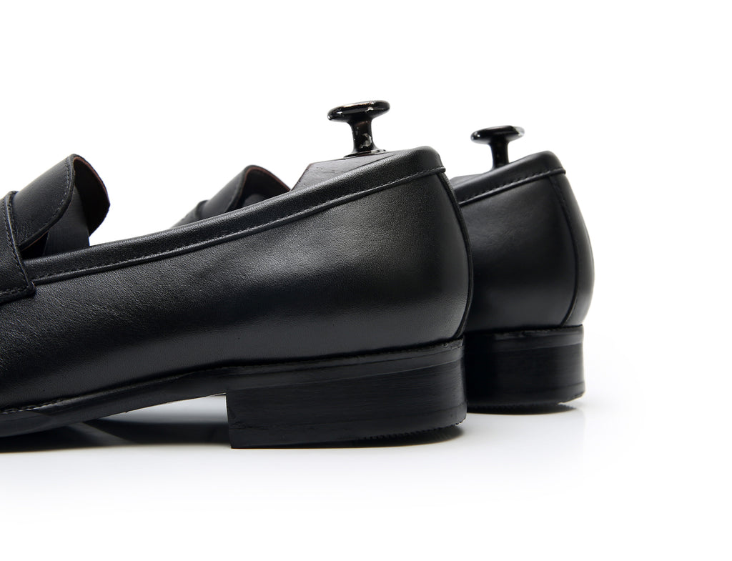 UZIP DESIGN derby lace up shoes in black leather with black