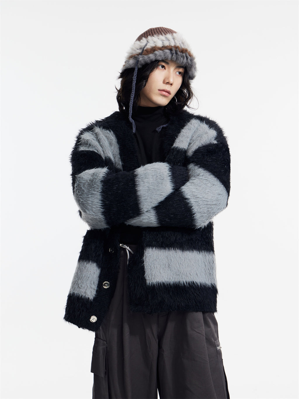 Men's striped design cardigan sweater