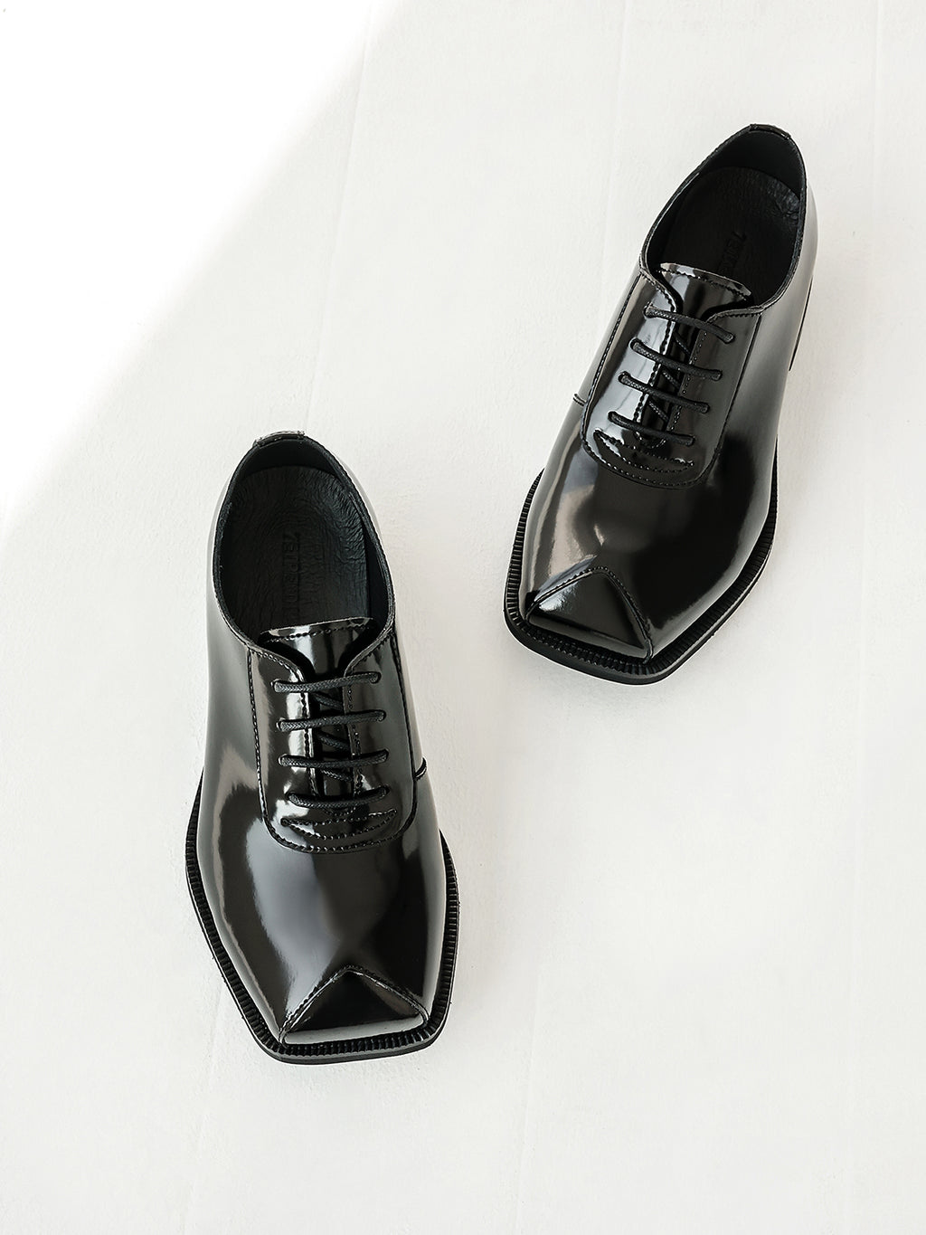 UZIP DESIGN Men's Triangle toe glossy British leather shoes