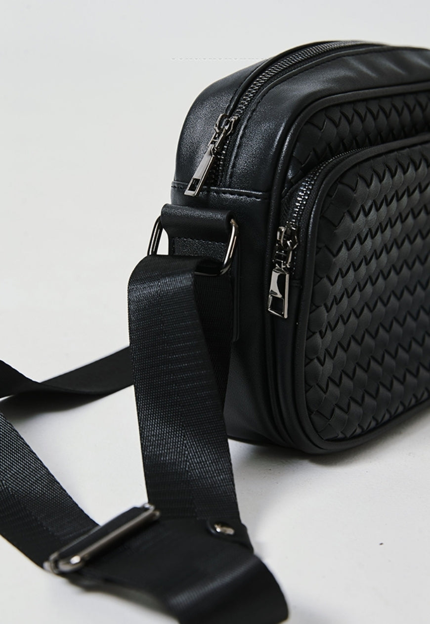 Men's hand-woven textured messenger bag