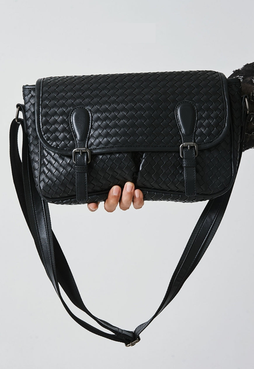 Men's hand-woven textured shoulder bag