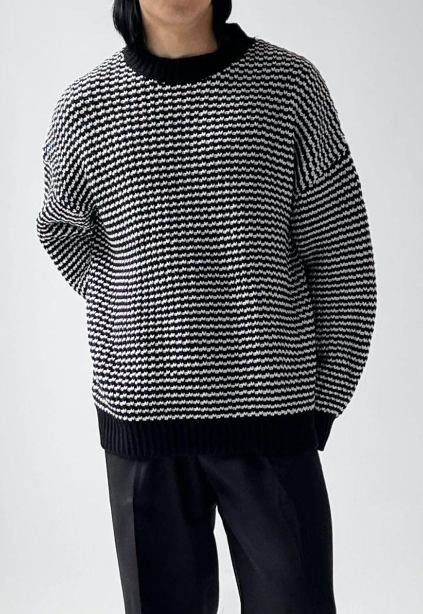 UZIP DESIGN Men's black white striped sweater