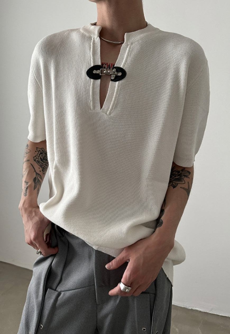 Men's Metal Buckle V-Neck Knit Top
