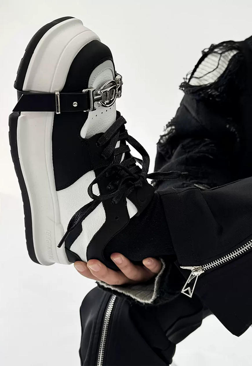 Unisex trendy strappy sneakers