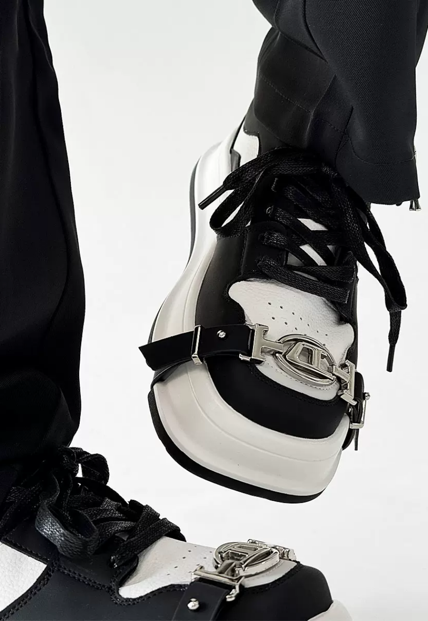 Unisex trendy strappy sneakers