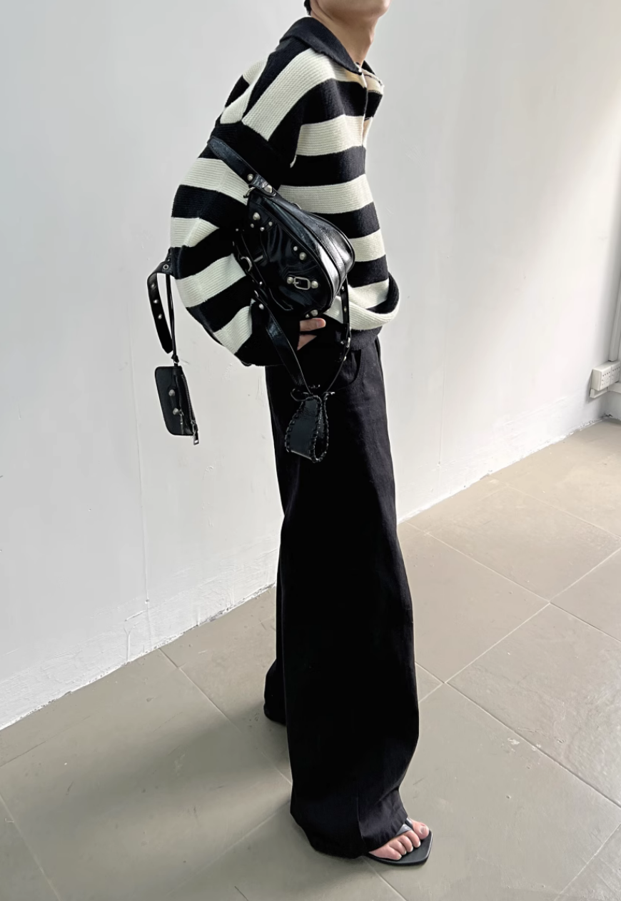 Men's v-neck striped sweater