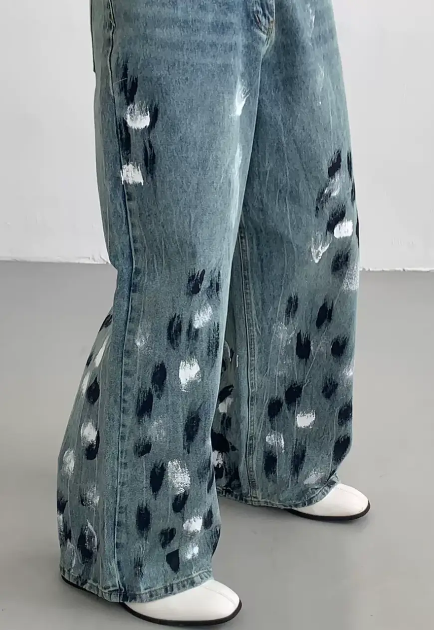 Men's Graffiti design sense jeans
