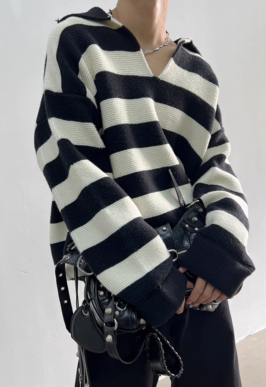 Men's v-neck striped sweater