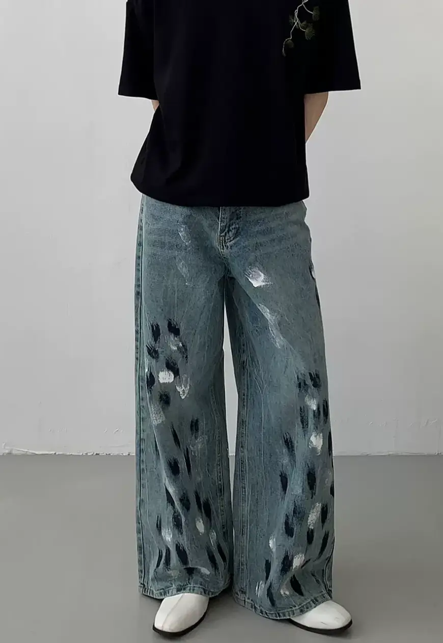 Men's Graffiti design sense jeans