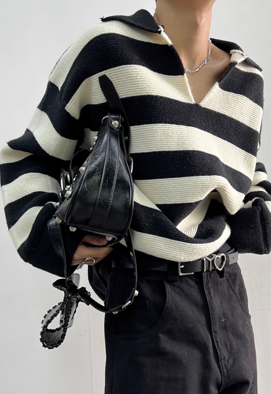 Men's v-neck striped sweater