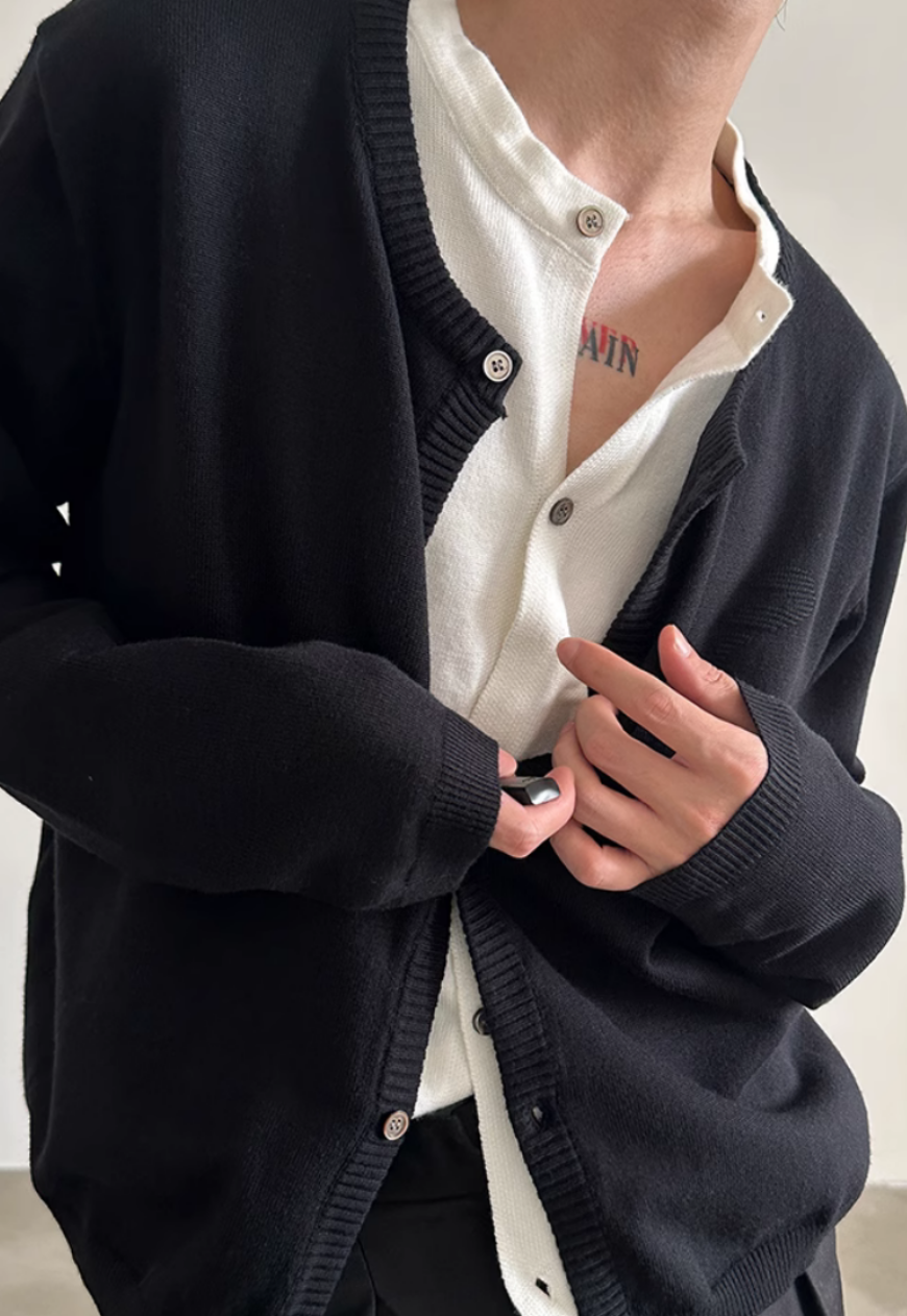 Men's Fake two-piece contrasting color sweater