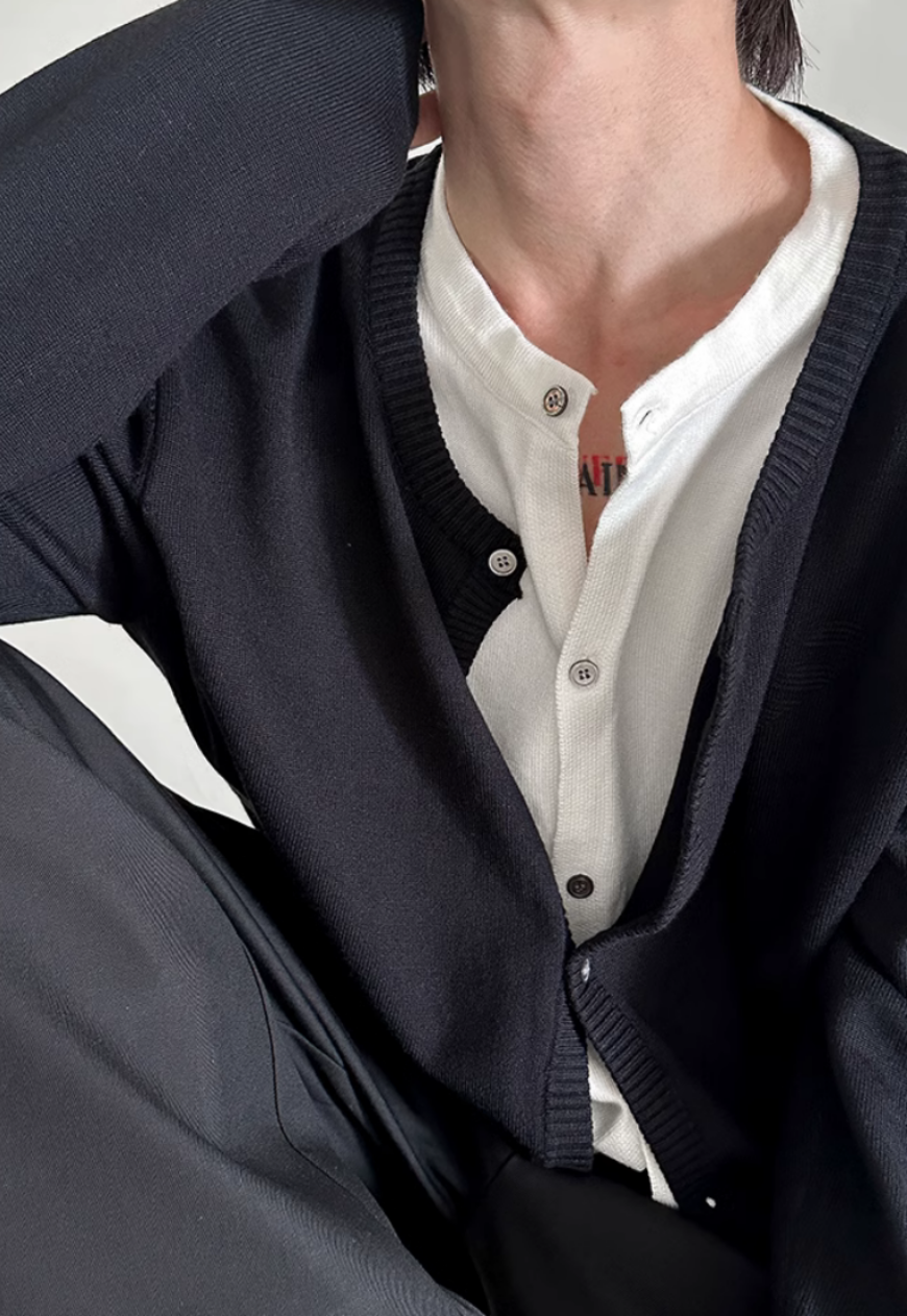Men's Fake two-piece contrasting color sweater