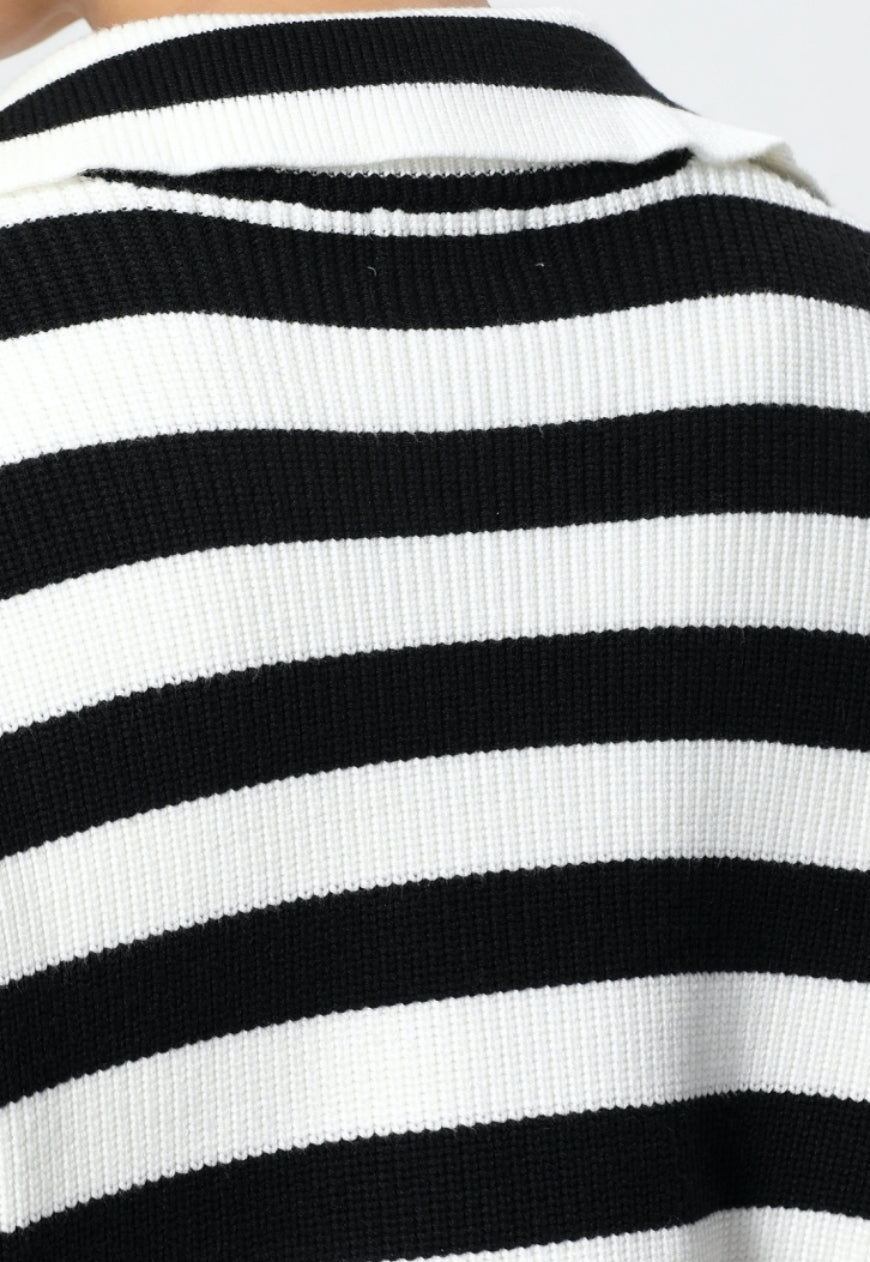 Men's striped retro V-neck sweater