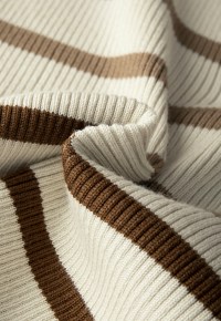 O1CN01hr1Hei2MzL2F4IzcS_!!84269898